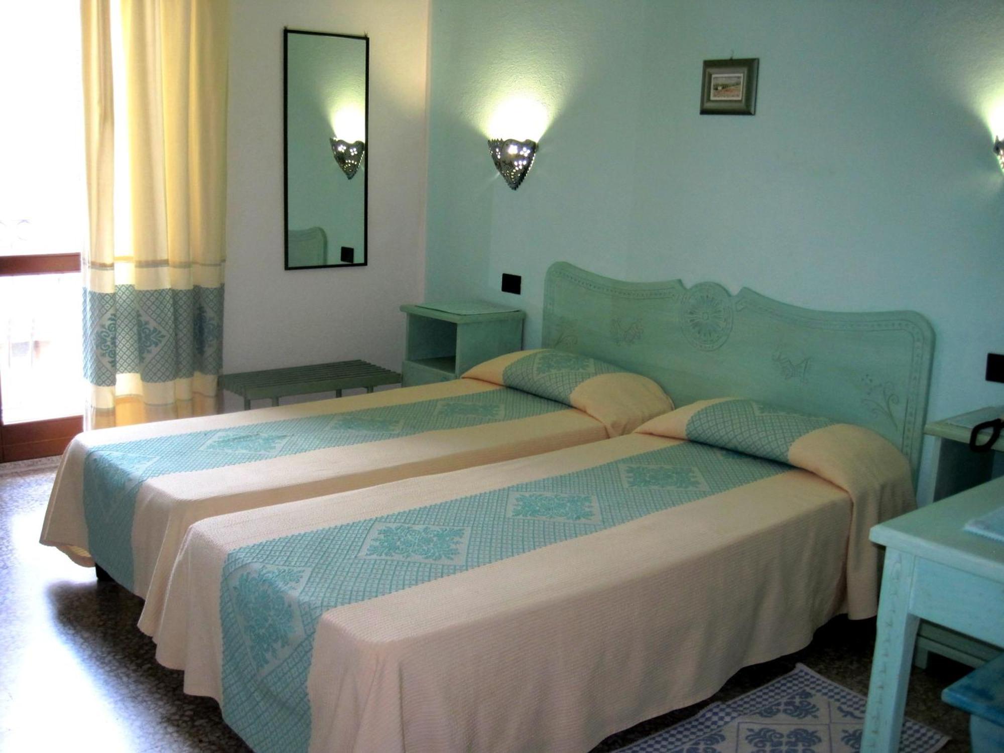 Hotel Moderno Santa Teresa Gallura Δωμάτιο φωτογραφία